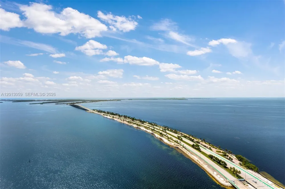 175 SE 25 RD #3601 Miami, FL 33129