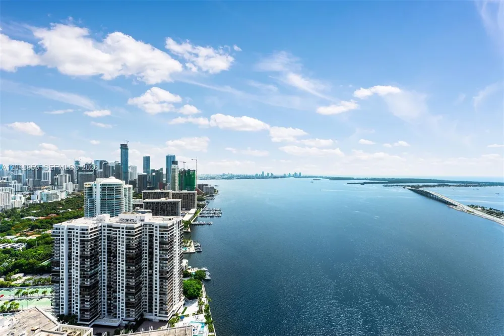 175 SE 25 RD #3601 Miami, FL 33129