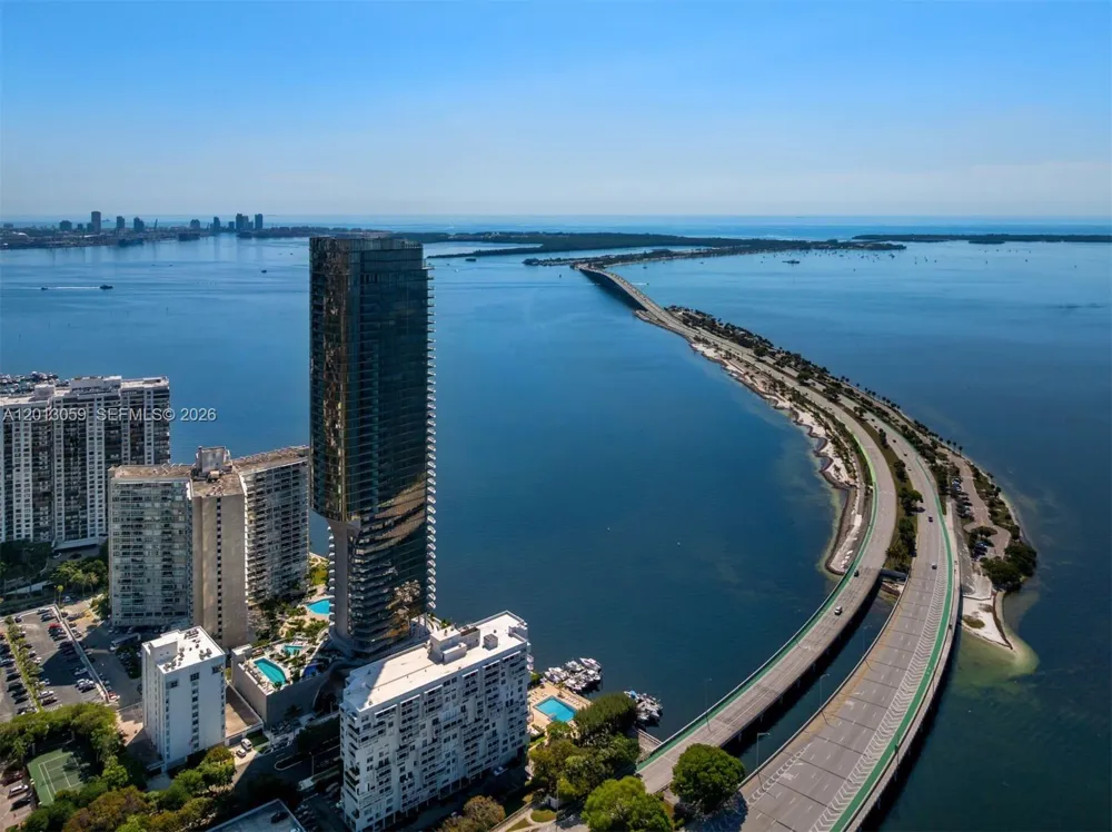 175 SE 25 RD #3601 Miami, FL 33129