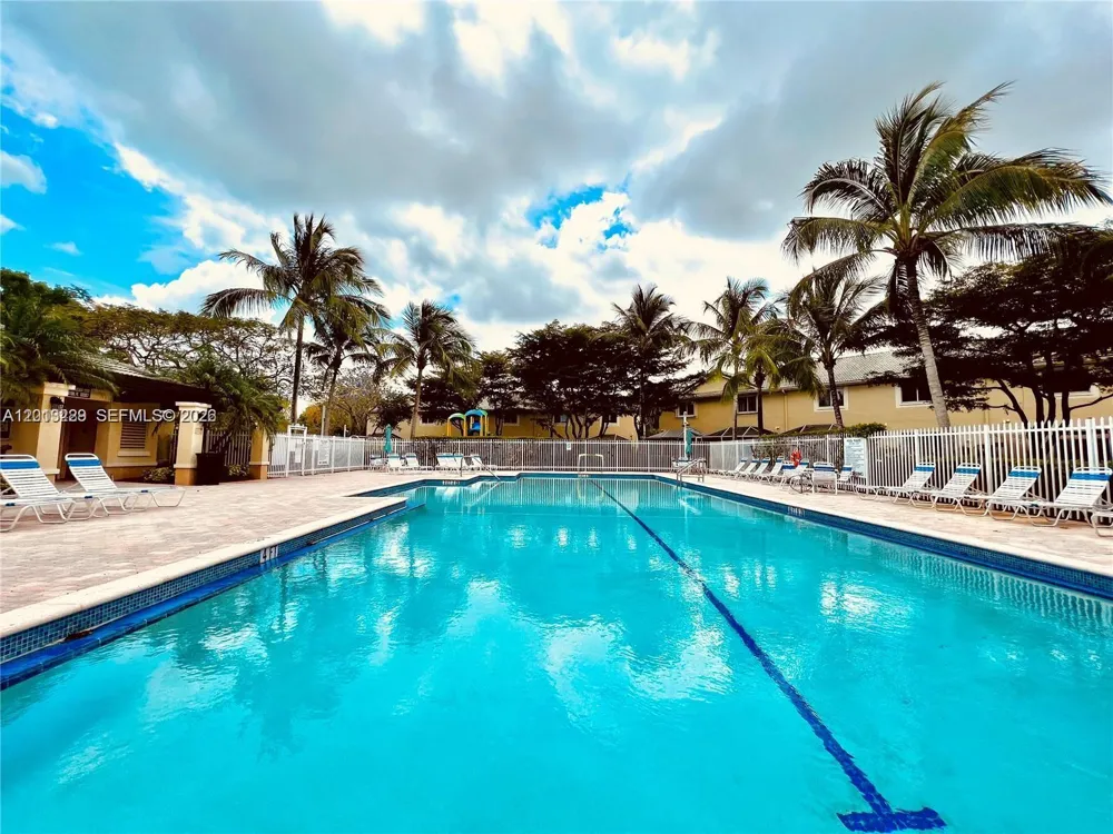 2567 Cordoba Bnd Weston, FL 33327