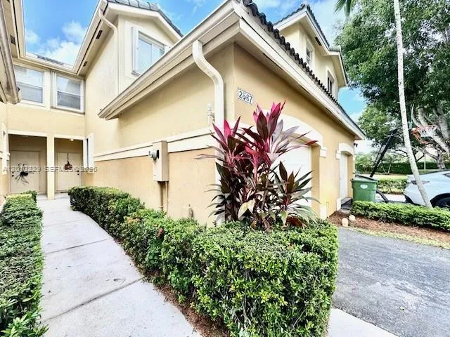 2567 Cordoba Bnd Weston, FL 33327