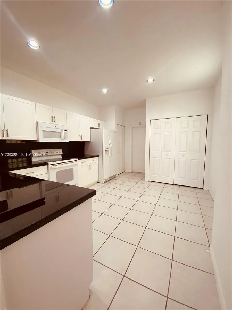 2567 Cordoba Bnd Weston, FL 33327