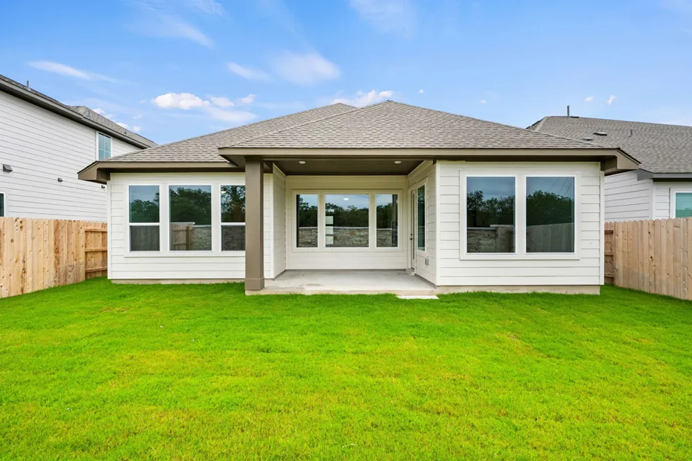 10728 Worth Lane Manor, TX 78653