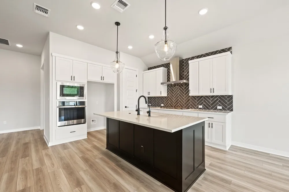 10728 Worth Lane Manor, TX 78653