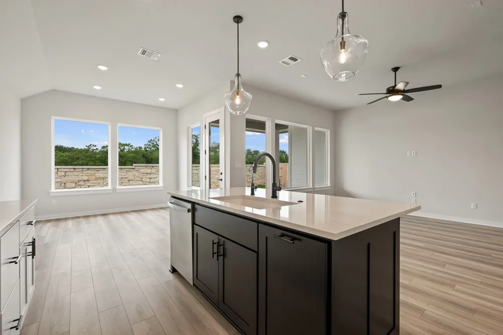 10728 Worth Lane Manor, TX 78653