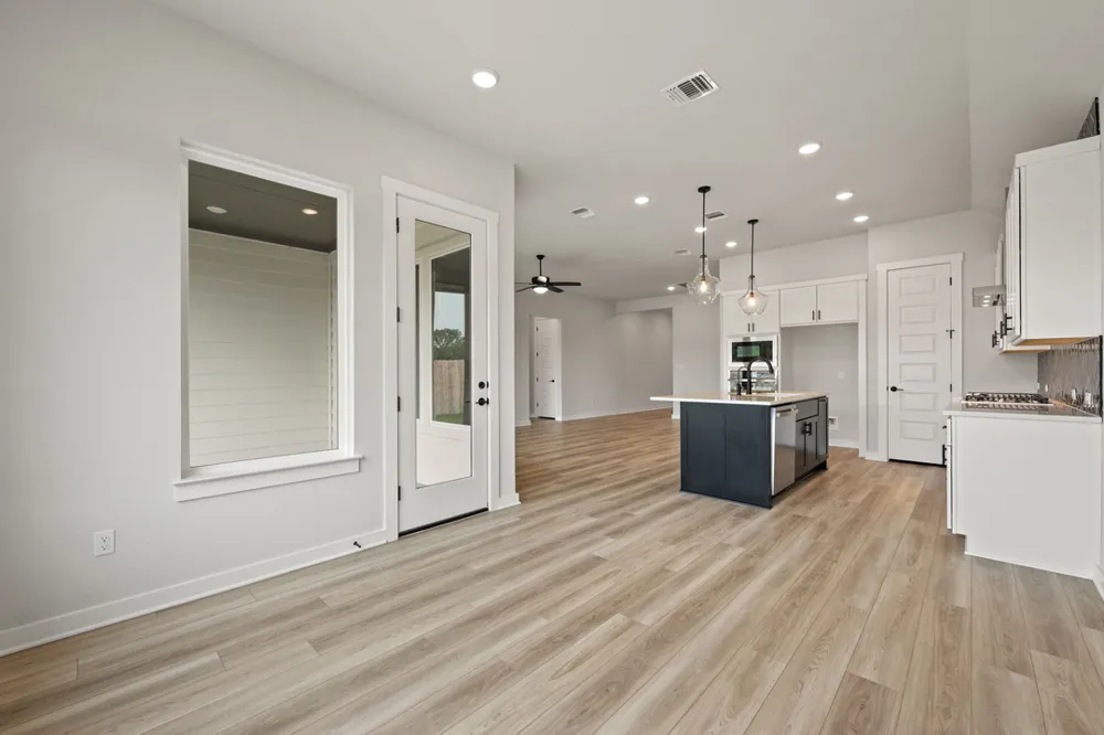 10728 Worth Lane Manor, TX 78653