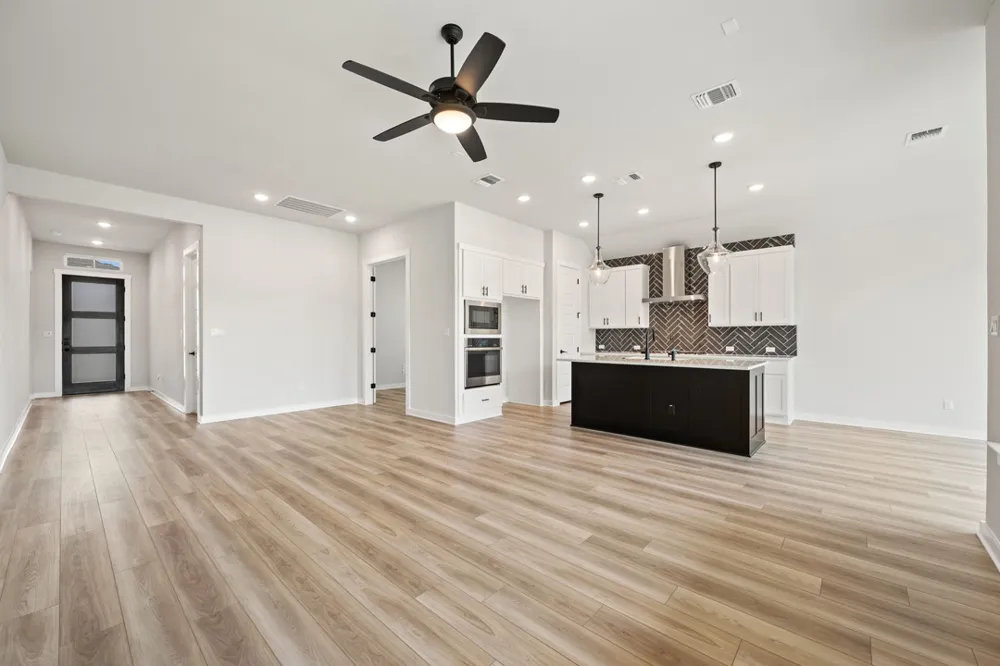 10728 Worth Lane Manor, TX 78653