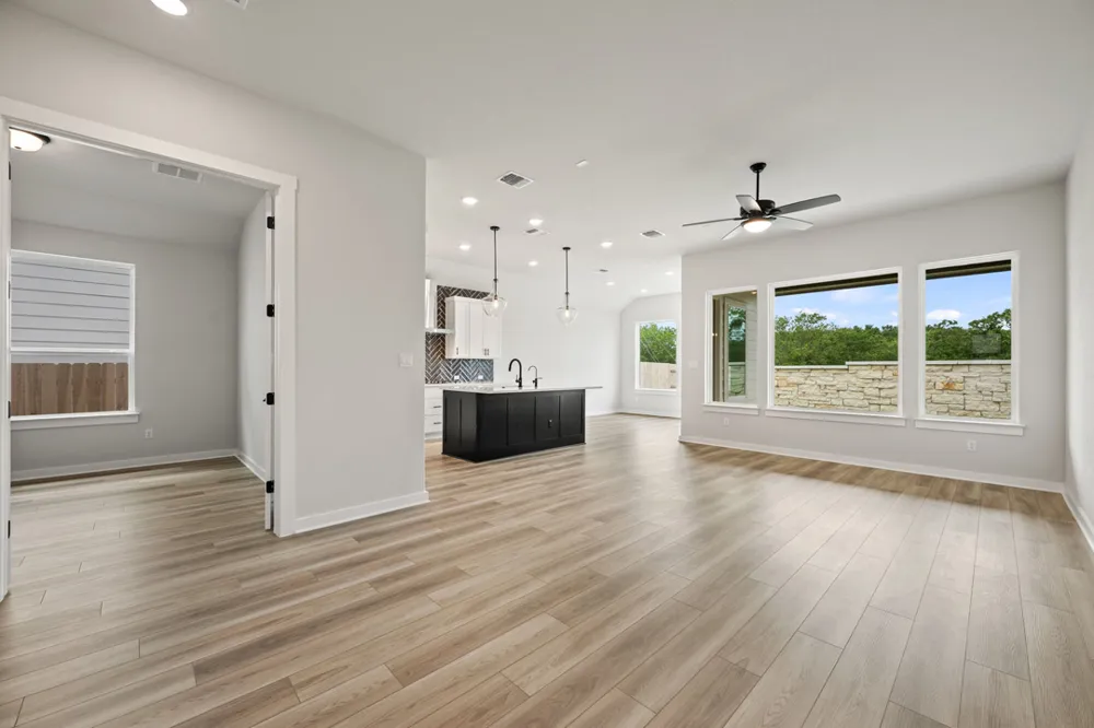 10728 Worth Lane Manor, TX 78653