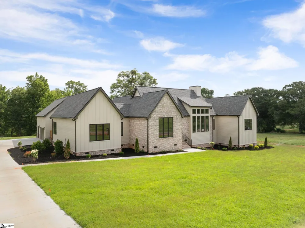 778 Garrison Road Pelzer, SC 29669