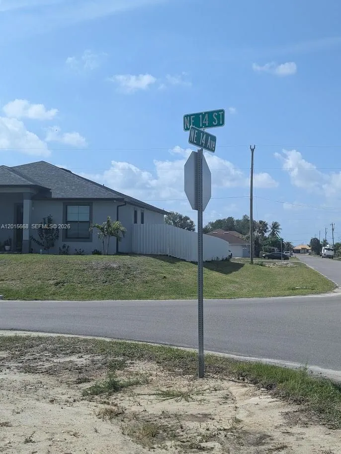 1402 NE 14 ave Cape Coral, FL 33909
