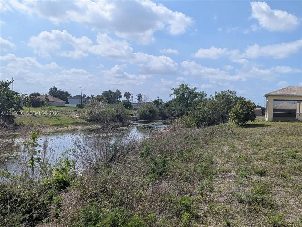 1402 NE 14 ave Cape Coral, FL 33909