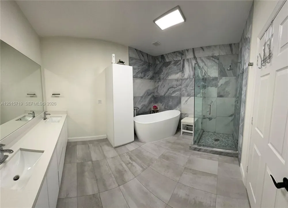 5790 Coach House Cir #E Boca Raton, FL 33486