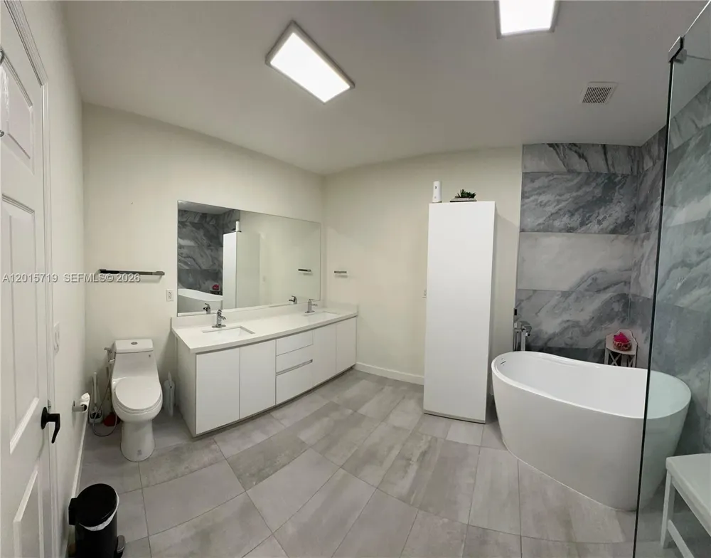 5790 Coach House Cir #E Boca Raton, FL 33486