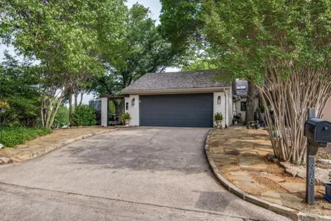 318 Columbia Drive