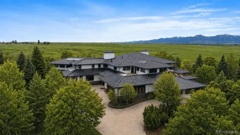 8532 Strawberry Lane