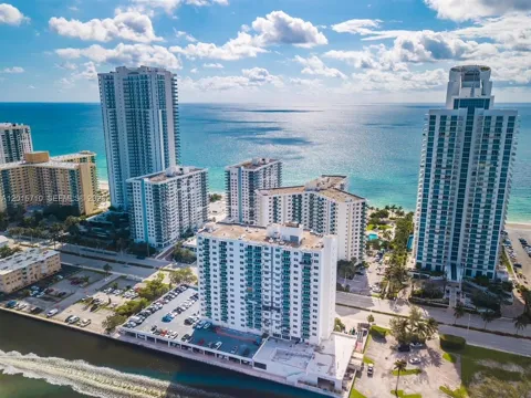 3001 S Ocean Dr #703