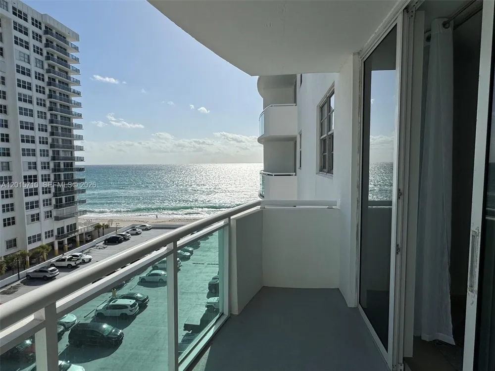 3001 S Ocean Dr #703 Hollywood, FL 33019