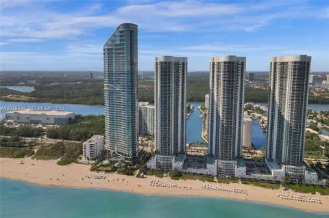 15811 Collins Ave #3302