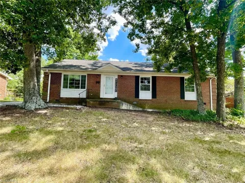 2409 W Cornwallis Drive