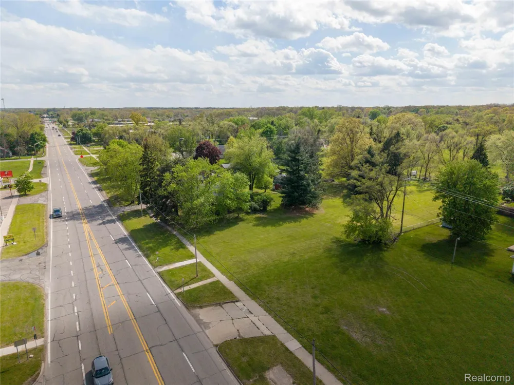 9282 Wayne Road Romulus City, MI 48174
