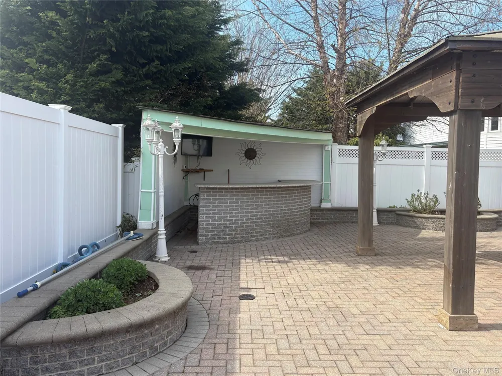 3780 Greentree Drive Oceanside, NY 11572