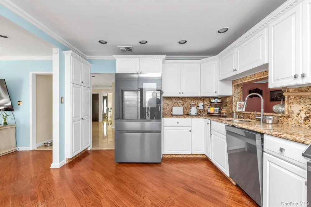 3780 Greentree Drive Oceanside, NY 11572