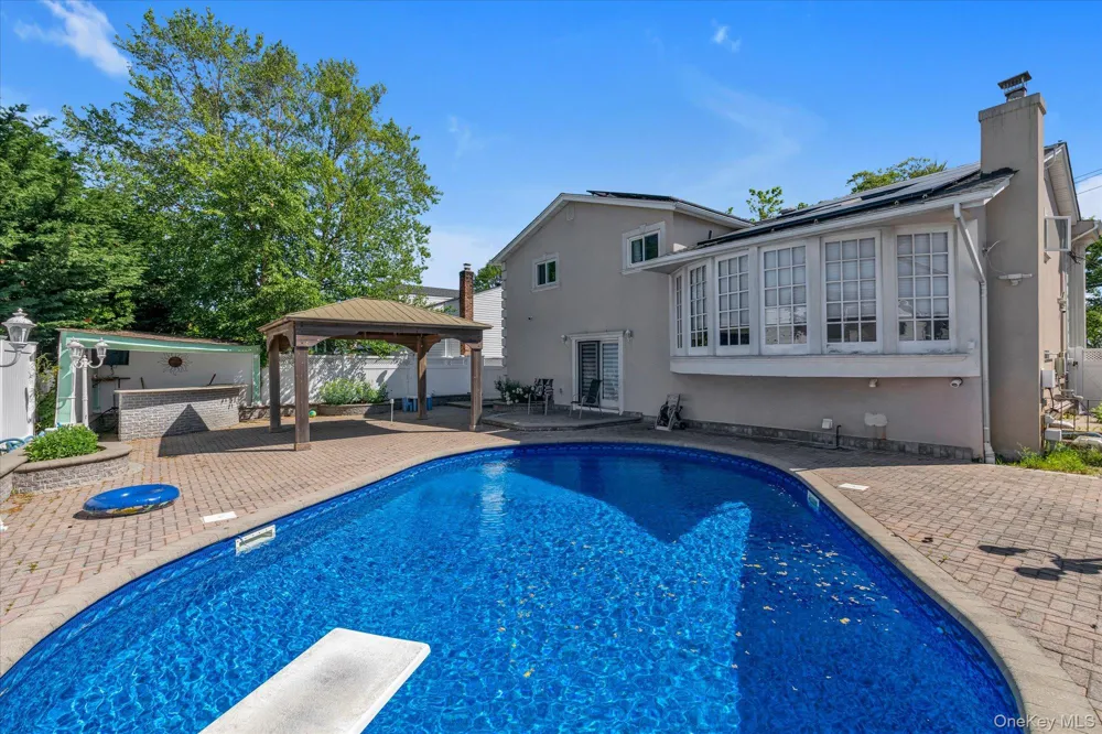 3780 Greentree Drive Oceanside, NY 11572