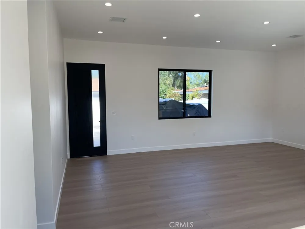 9626 Stonehurst Avenue Sun Valley, CA 91352