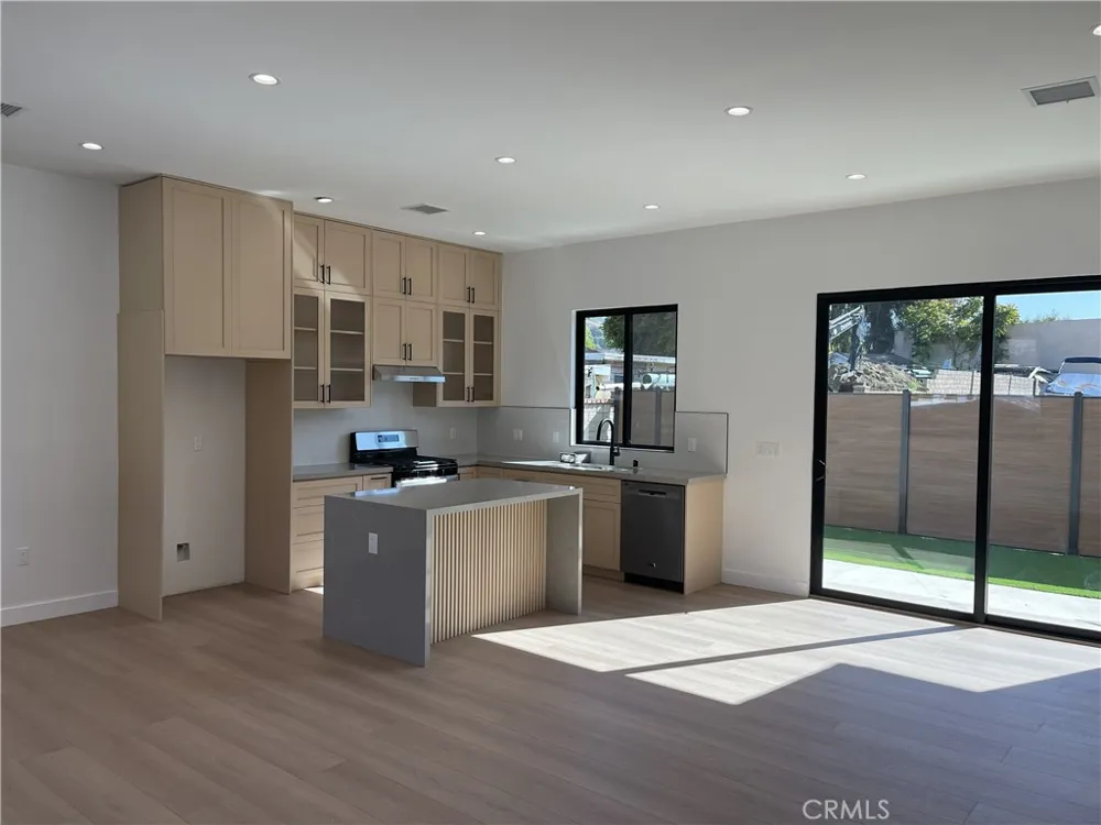 9626 Stonehurst Avenue Sun Valley, CA 91352