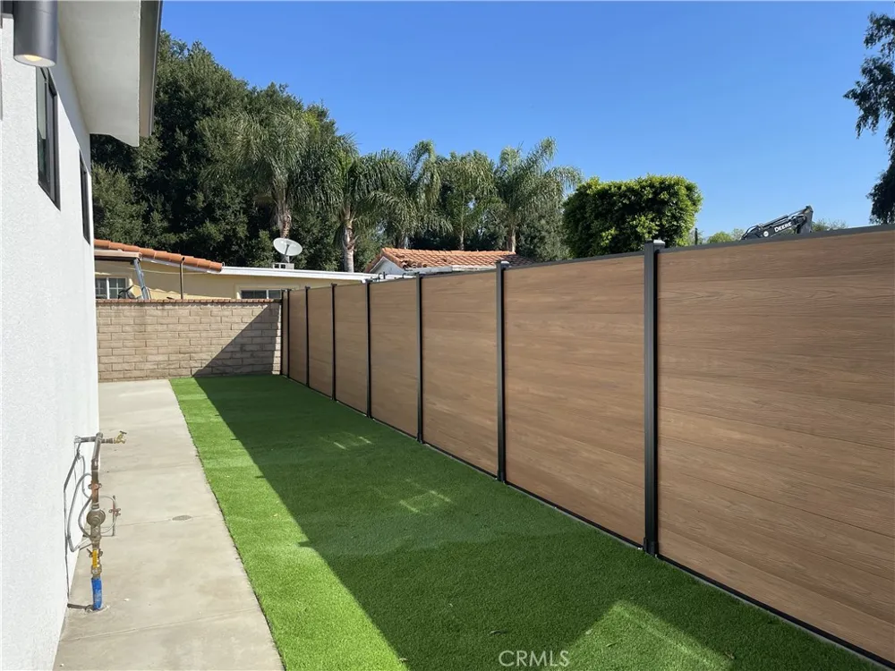 9626 Stonehurst Avenue Sun Valley, CA 91352