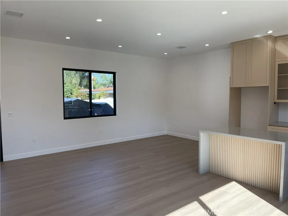 9626 Stonehurst Avenue Sun Valley, CA 91352