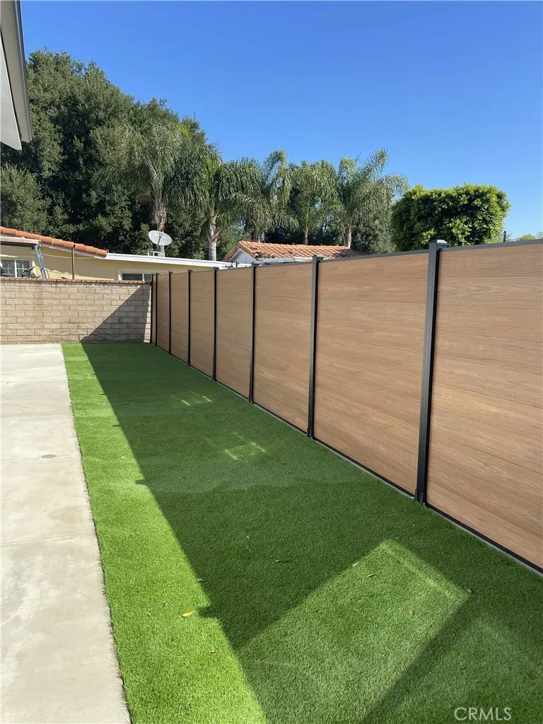 9626 Stonehurst Avenue Sun Valley, CA 91352
