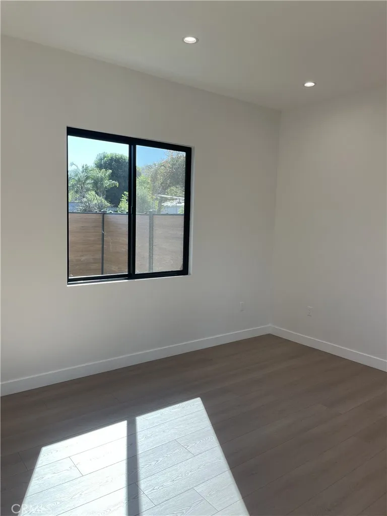 9626 Stonehurst Avenue Sun Valley, CA 91352