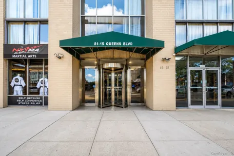 81-15 Queens boulevard 7C