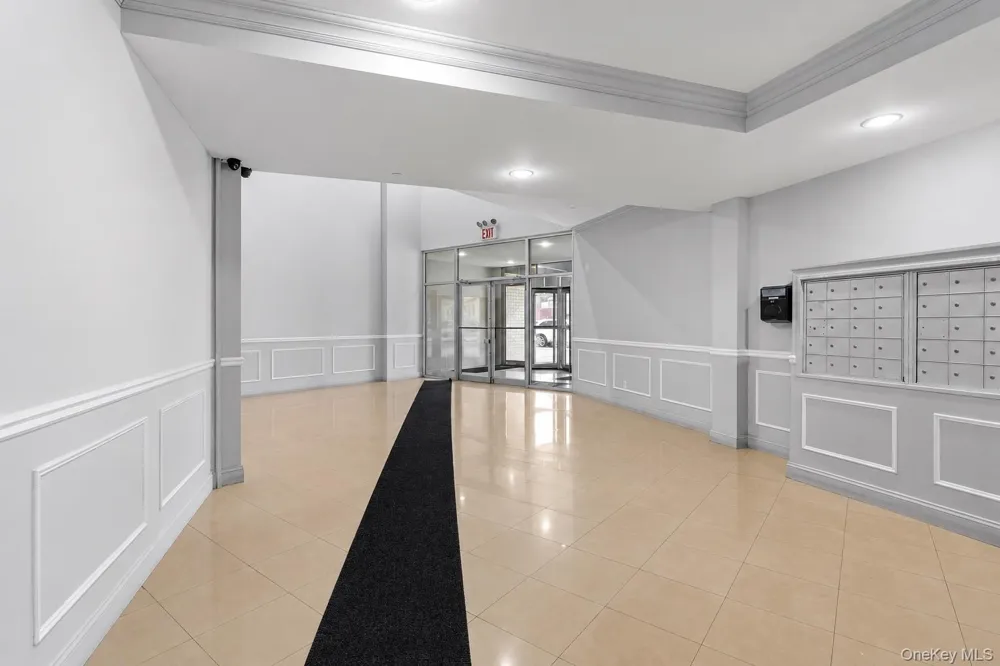 81-15 Queens boulevard 7C Elmhurst, NY 11373