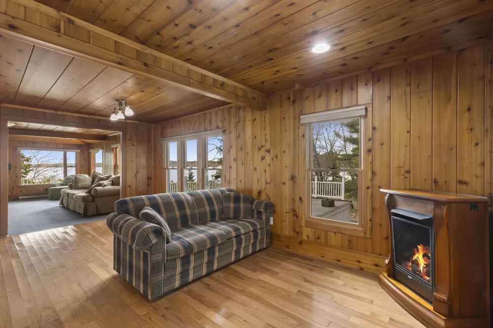 8368 Portage Point Drive Onekama, MI 49675