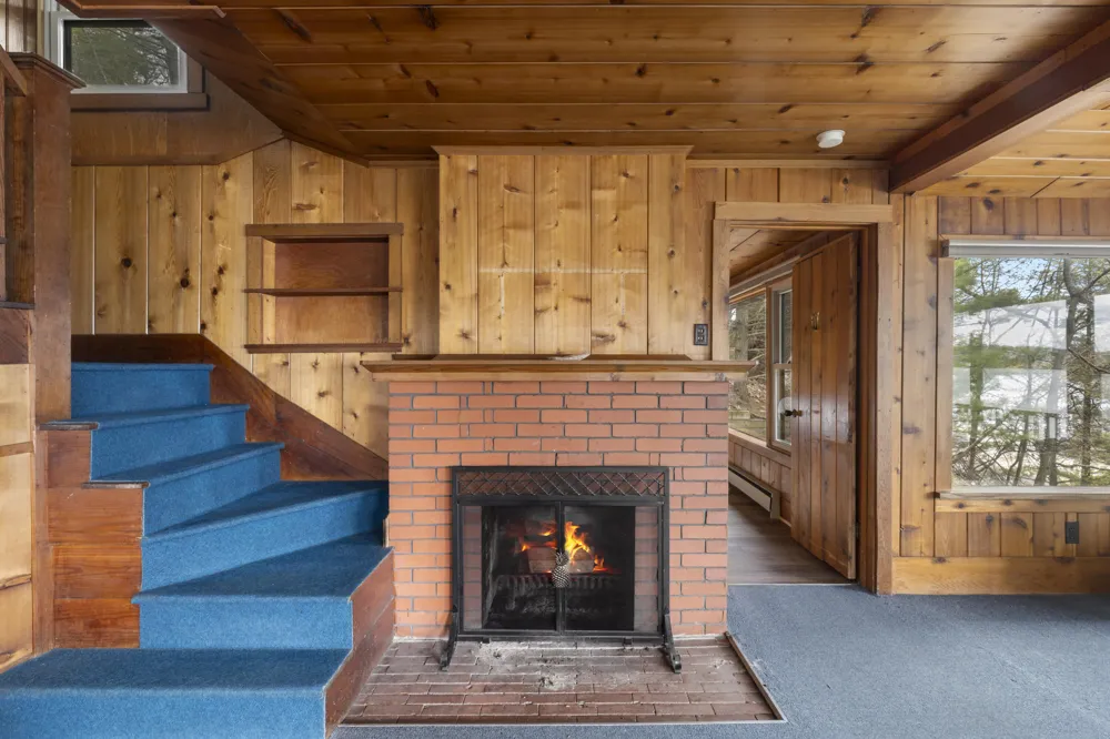 8368 Portage Point Drive Onekama, MI 49675