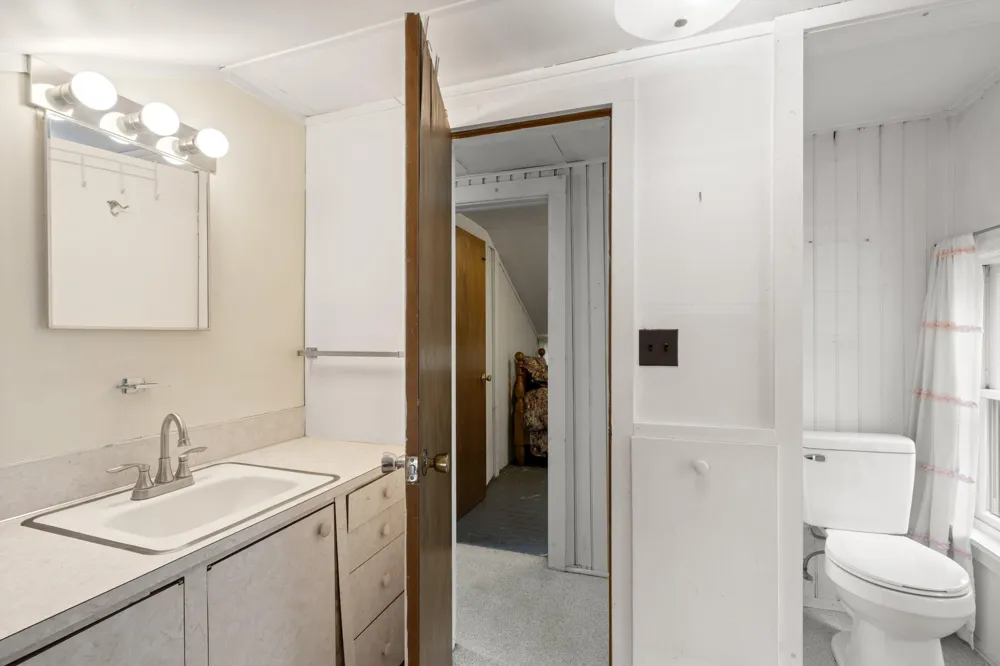 8368 Portage Point Drive Onekama, MI 49675
