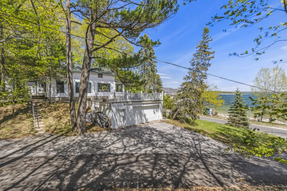8368 Portage Point Drive Onekama, MI 49675