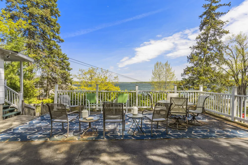 8368 Portage Point Drive Onekama, MI 49675