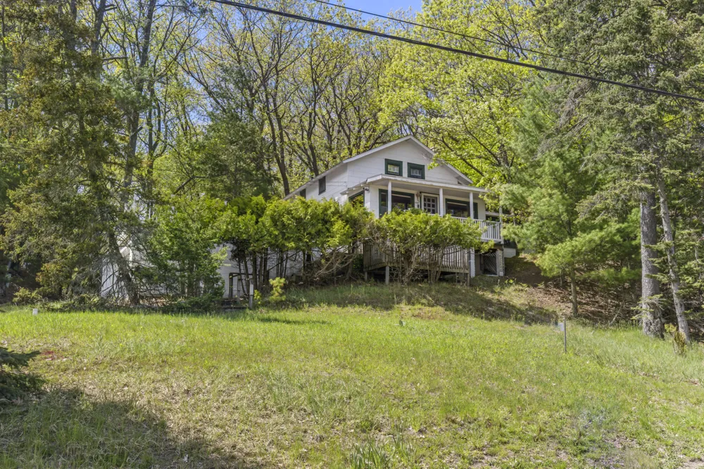 8368 Portage Point Drive Onekama, MI 49675