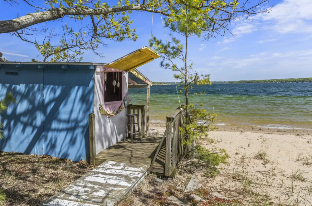 8368 Portage Point Drive Onekama, MI 49675