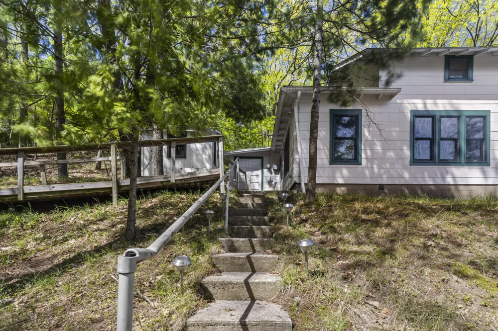 8368 Portage Point Drive Onekama, MI 49675