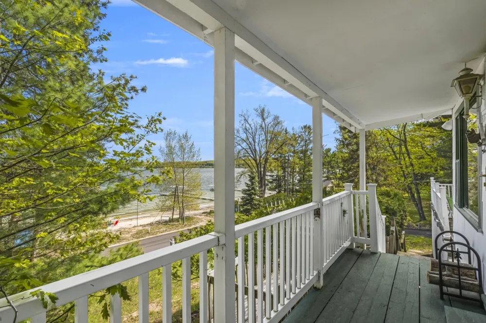 8368 Portage Point Drive Onekama, MI 49675