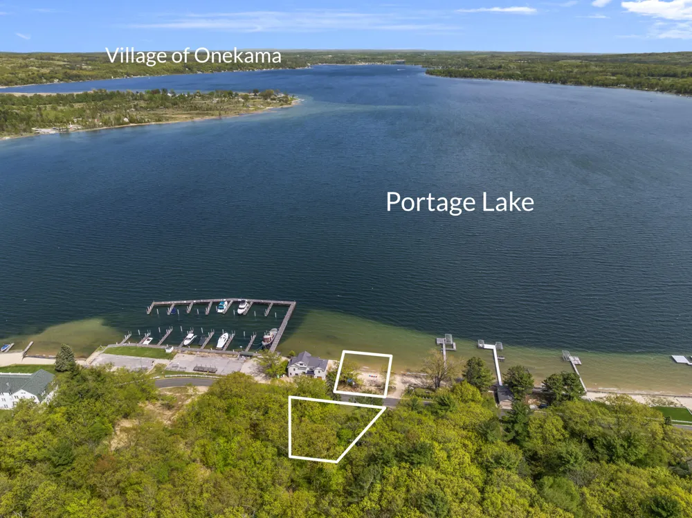 8368 Portage Point Drive Onekama, MI 49675