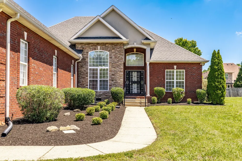 4037 Brimestone Way Greenbrier, TN 37073