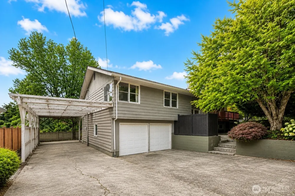 10412 SE 219th Street Kent, WA 98031