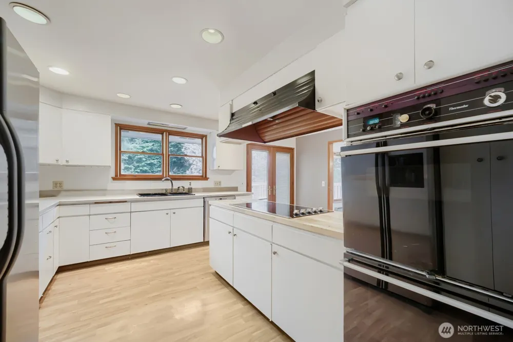 10412 SE 219th Street Kent, WA 98031