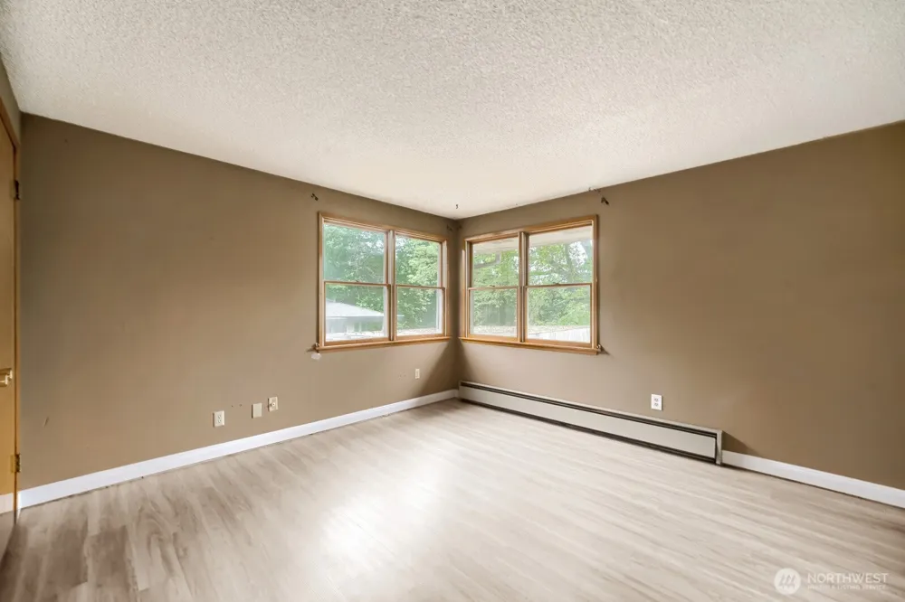 10412 SE 219th Street Kent, WA 98031