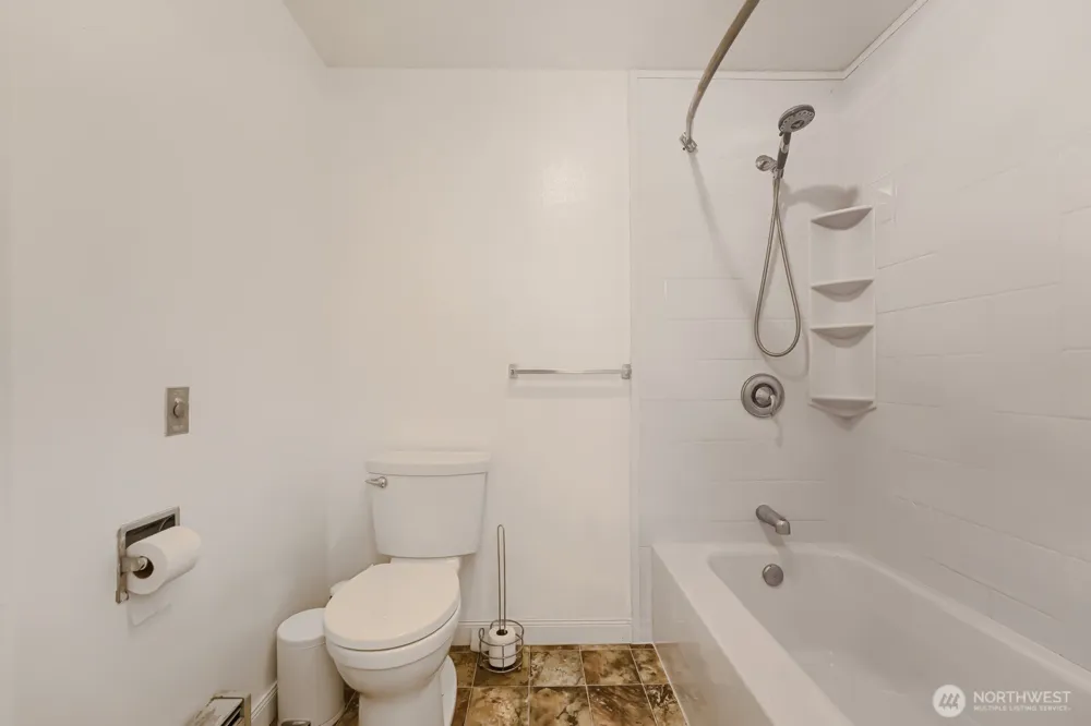 10412 SE 219th Street Kent, WA 98031